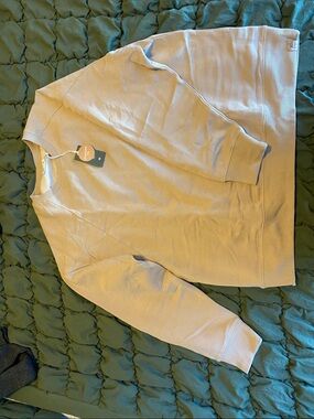 Women’s Crewneck Sweater in Sage-Beige